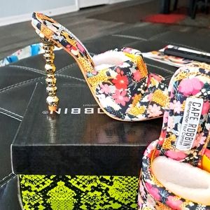 New cape robbin sandals